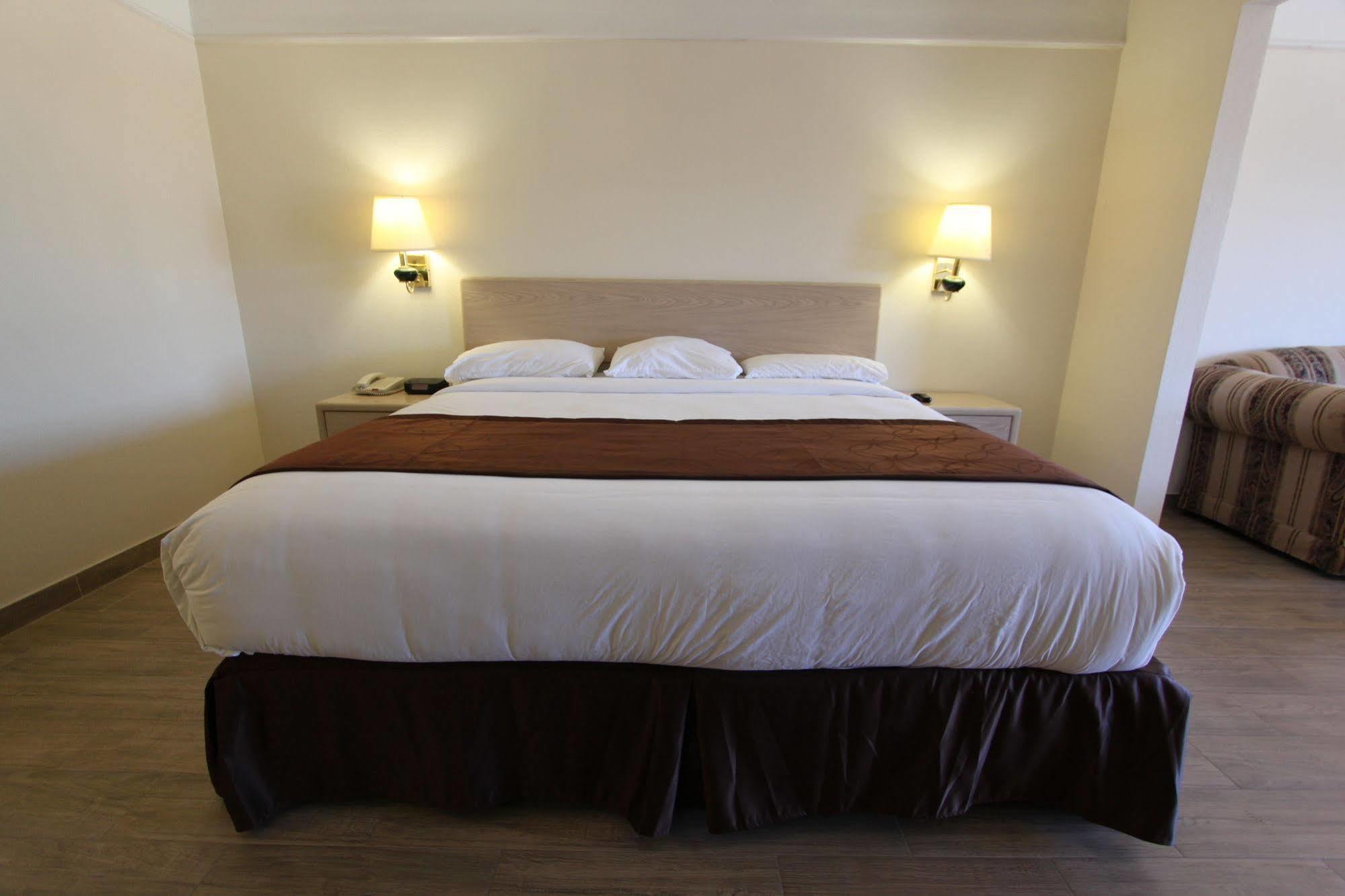 Texas Inn & Suites Pharr/San Juan מראה חיצוני תמונה