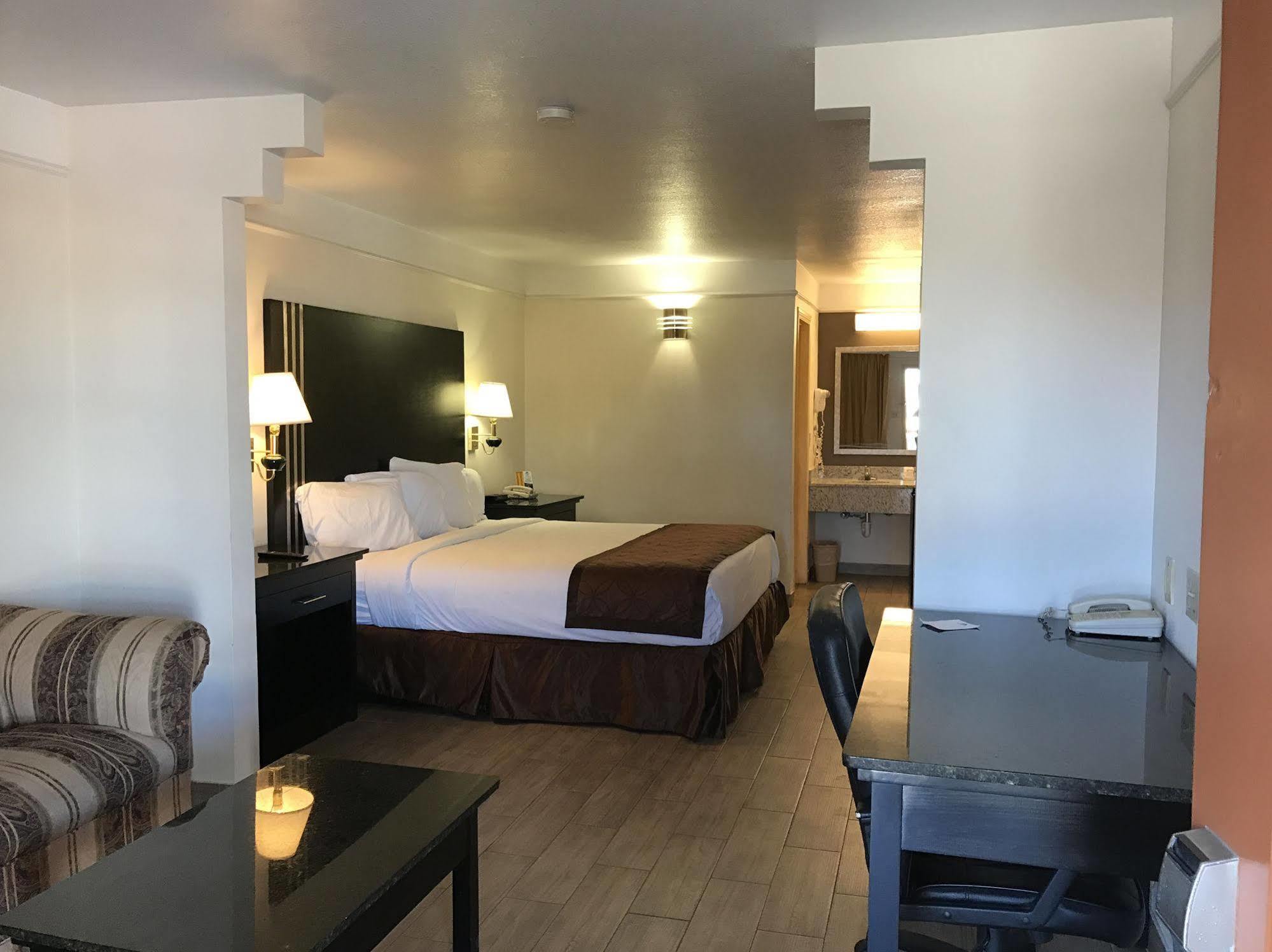 Texas Inn & Suites Pharr/San Juan מראה חיצוני תמונה