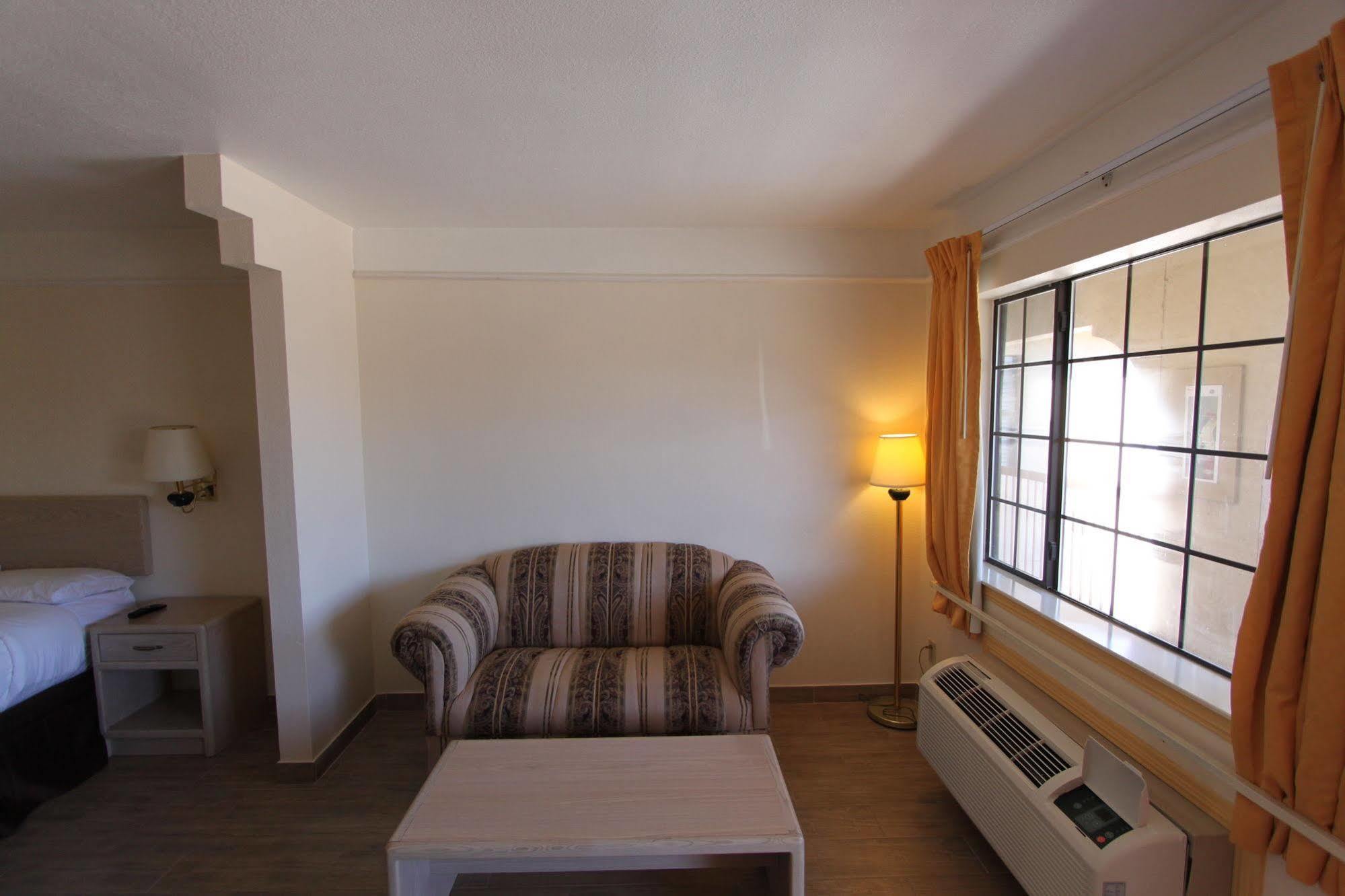 Texas Inn & Suites Pharr/San Juan מראה חיצוני תמונה