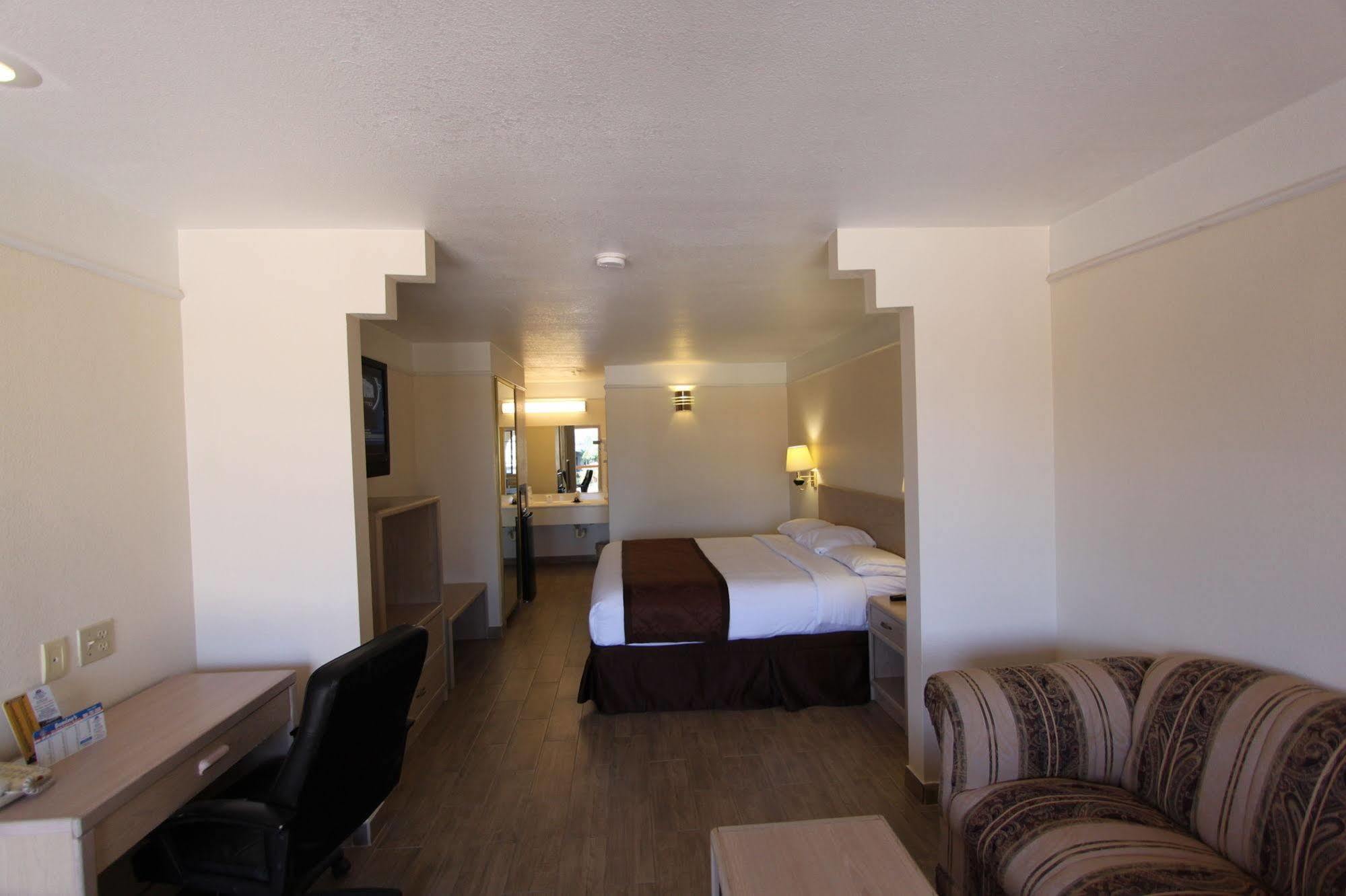 Texas Inn & Suites Pharr/San Juan מראה חיצוני תמונה