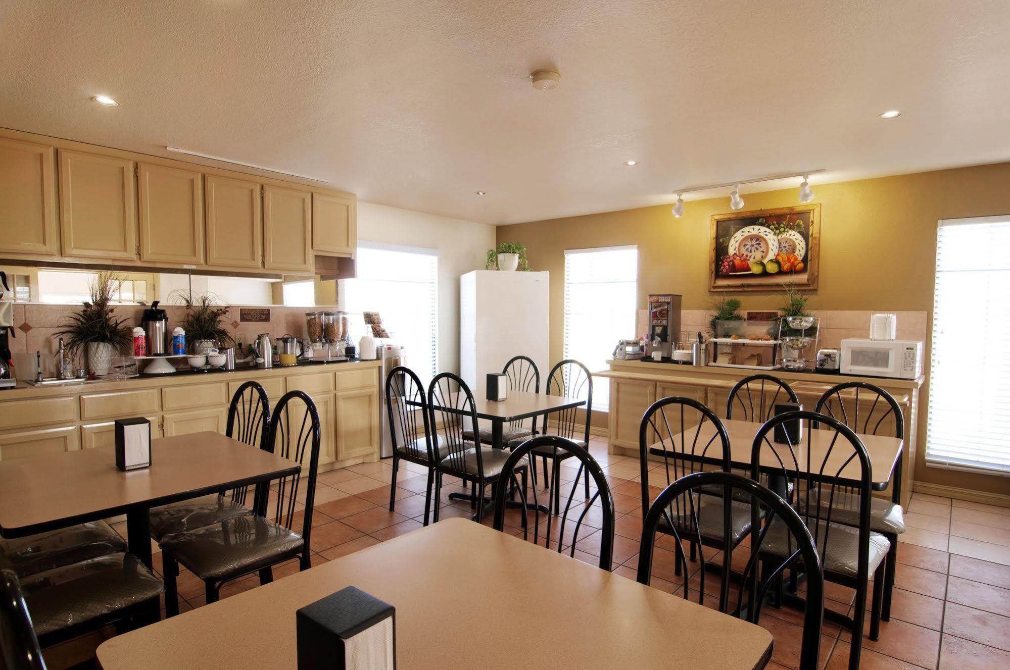 Texas Inn & Suites Pharr/San Juan מראה חיצוני תמונה